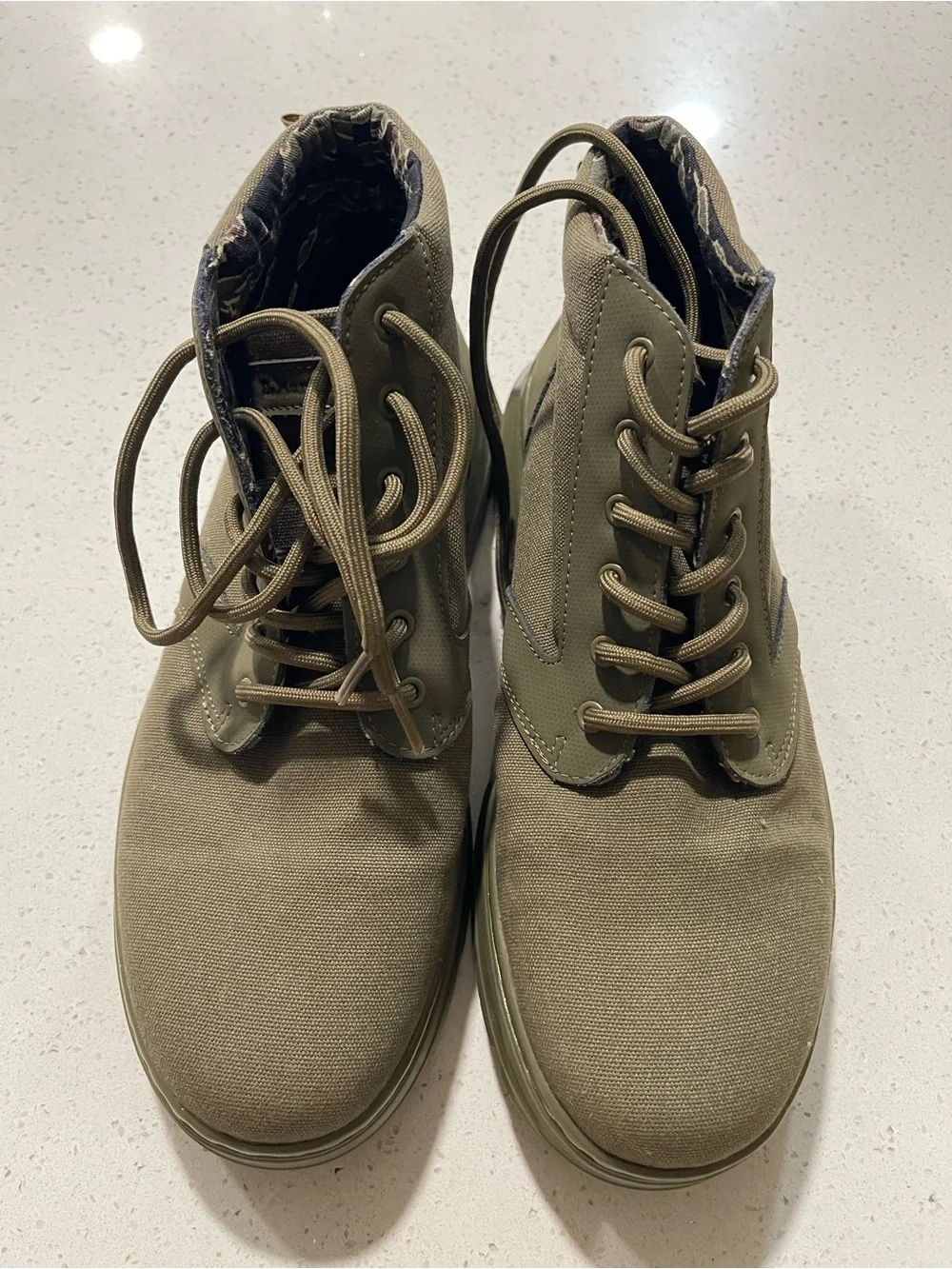 Dr.‎ Martens Bonny II Olive Green Chukka Boots Unisex Size 8